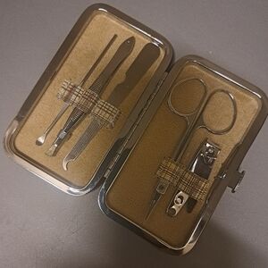 Plaid Grooming Kit